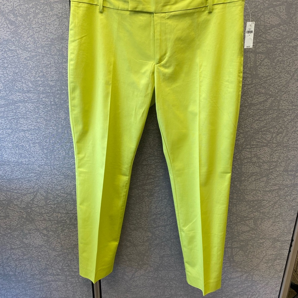 NWT Gap cropped pants